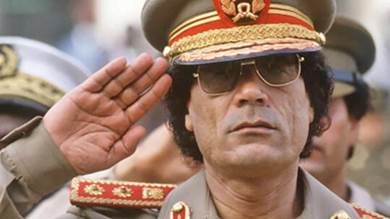 حريق مقر القذافي و"البراري" الليبية!